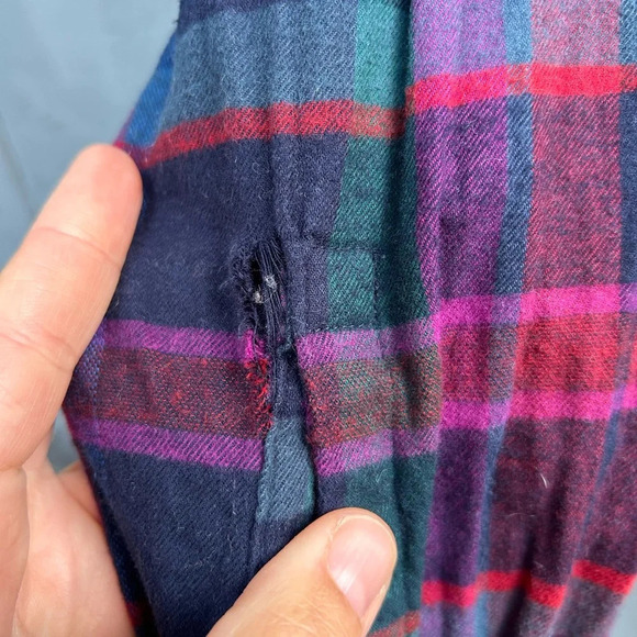 Eddie Bauer Plaid  Flannel button down, size M - Picture 6 of 10